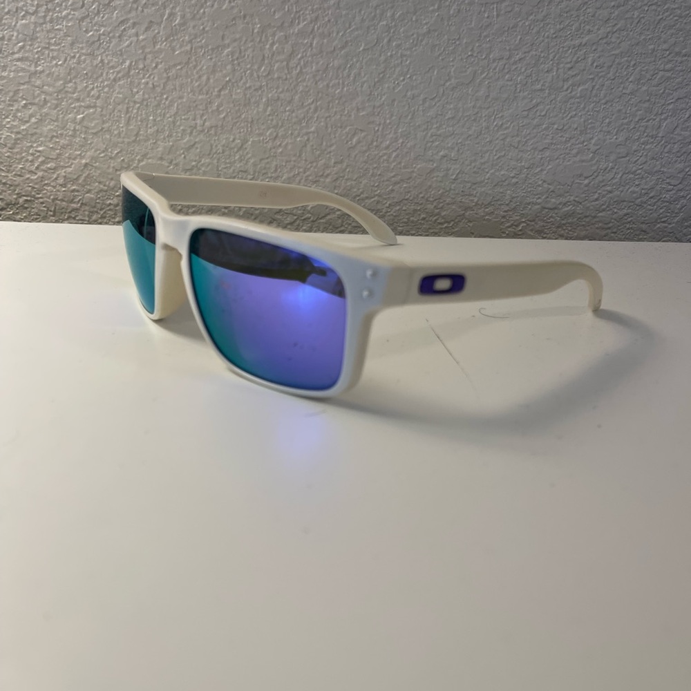 Oakley Holbrook’s